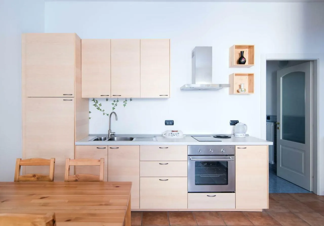 Al Piccolo Molo Apartment Como Italy