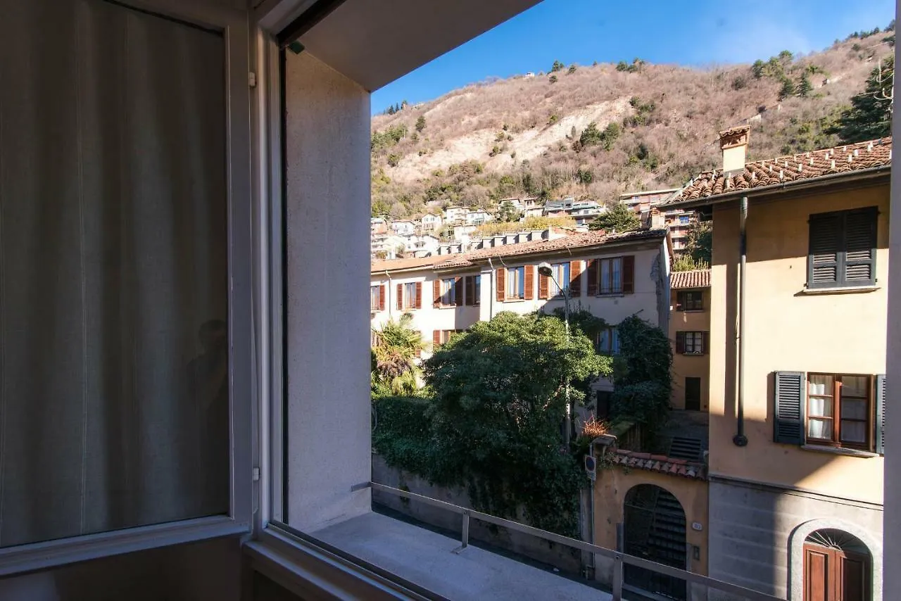 Al Piccolo Molo Apartment Como Italy